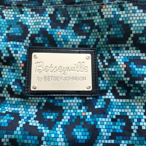 Betsey Johnson Tote - Picture 2 of 3